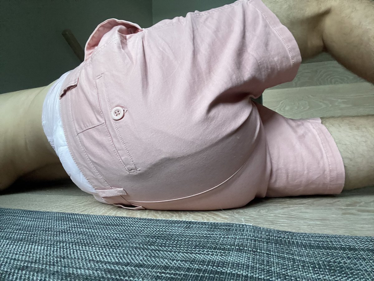 littlewillbear's tweet photo. Pink and soaked! https://t.co/jiiik3cvpX