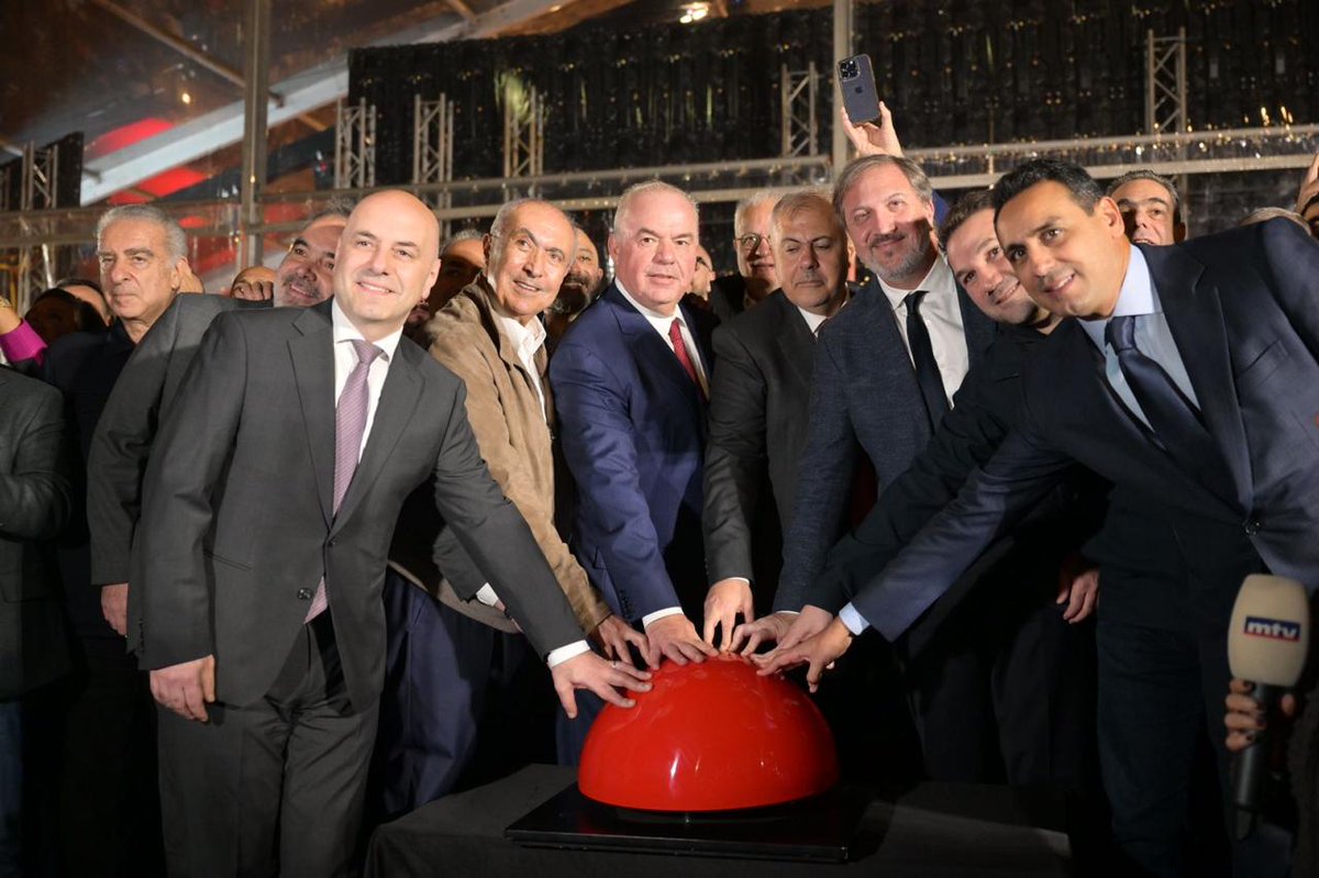 الميلاد بلبنان مش مجرد عيد… هو رسالة حياة. وجودنا هون رسالة إنو الحياة ما بتوقف، والأمل ما بيطفي! 

الحرص على نمط الحياة المعروف فيه لبنان، هو على قد الحرص على انتظام الحياة السياسية والأمن والسيادة والقانون، عند فخامة الرئيس ودولة الرئيس اللي شرّفوني وكلّفوني بتمثيلن.

ستبقى