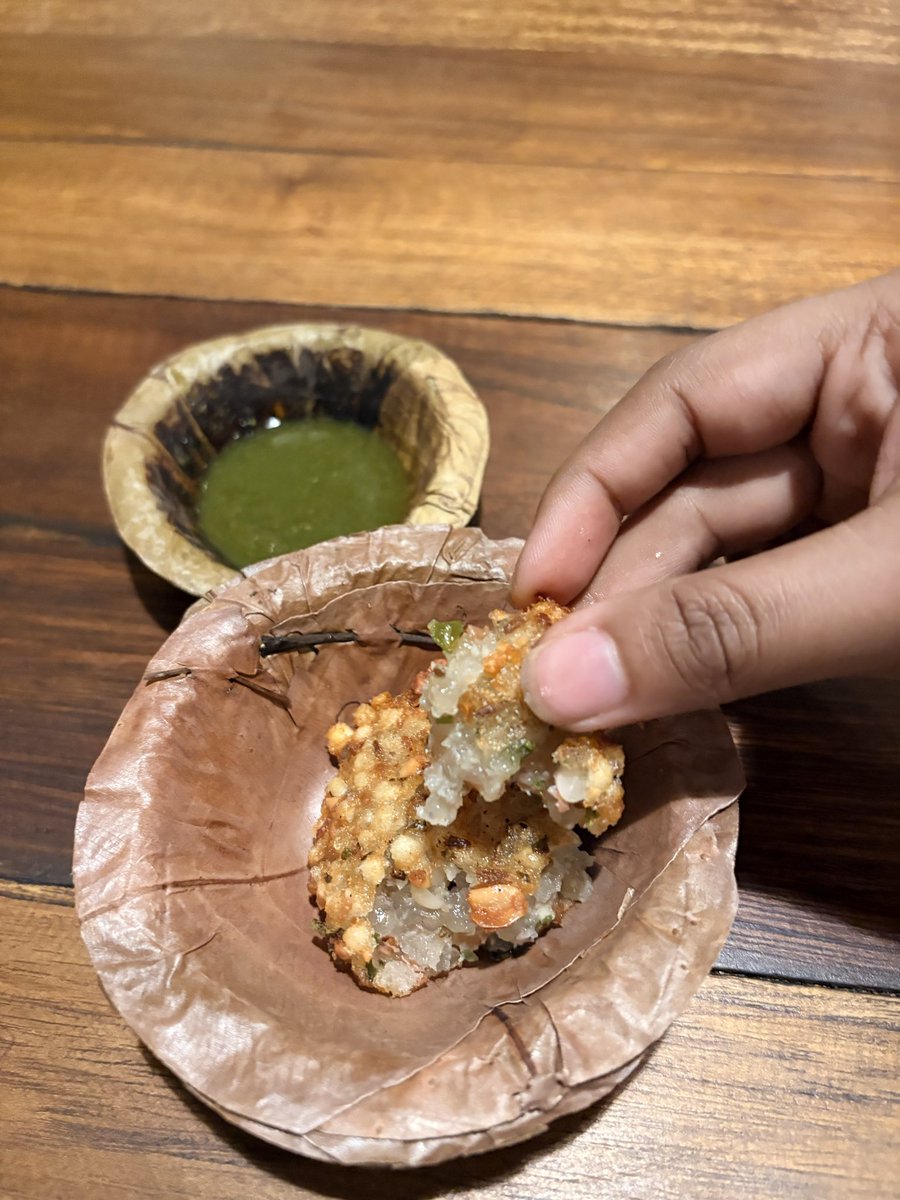 SShyamnur's tweet photo. Brownie points for guessing the place 🙂‍↔️

(Couldn’t take a photo without a bite first xD) https://t.co/7rxMIFyRKe