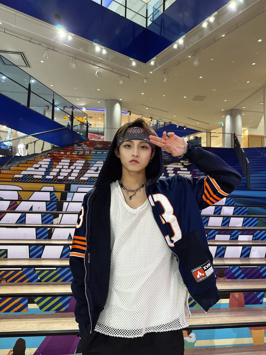 セブンパーク天美お越し頂きありがとうございました✨️
初めましてだった方も出会えて良かったです🙂‍↕️

2025年ラスト遠征！今年は沢山関西に行けて嬉しかったです😌
今年出逢えた一人一人忘れへん！
何処に住んでいても関係ない！見つけてくれてありがとう

引き続きDefClassを宜しくお願いします