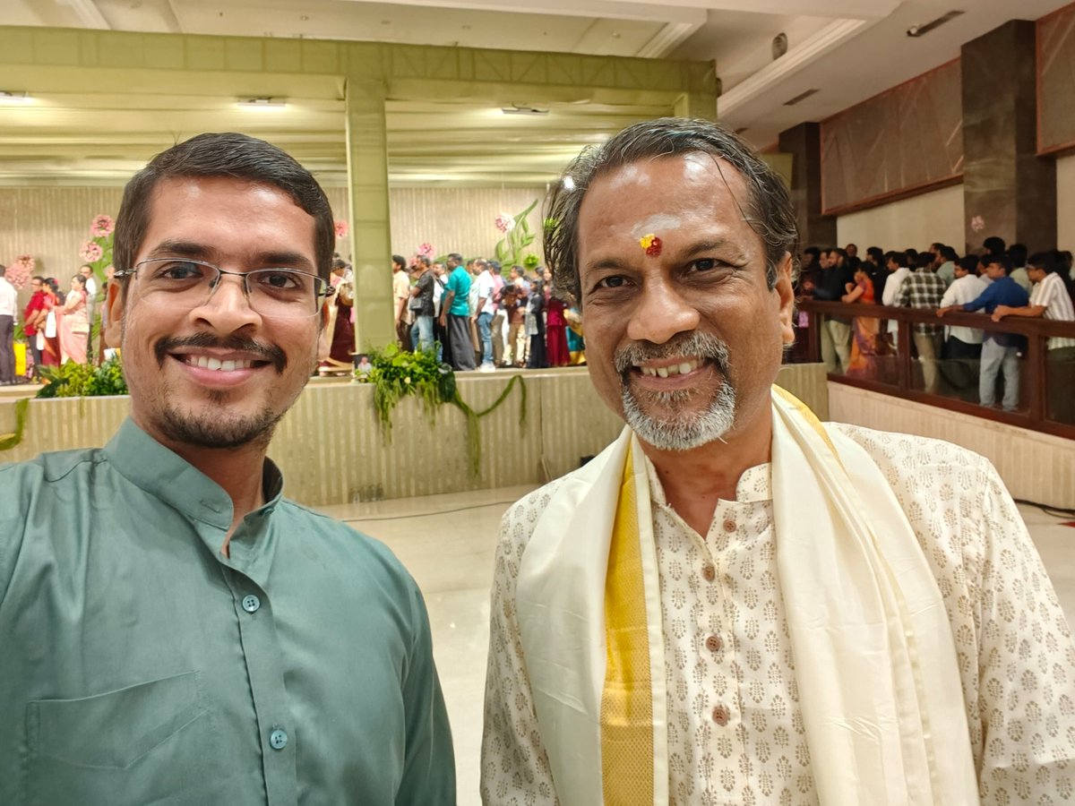adeshwar_a's tweet photo. Pleasure meeting you today @svembu sir!!

One word to describe the man: Humility https://t.co/GITu0hfwEF
