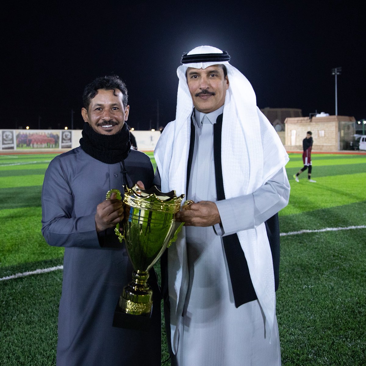من أرض ملعب بلدية القريات 
أبطالنا يرفعون الكأس رقم 1️⃣4️⃣ 🏆🔥

#التضامن #رفحاء 
#دوري_الدرجة_الرابعة