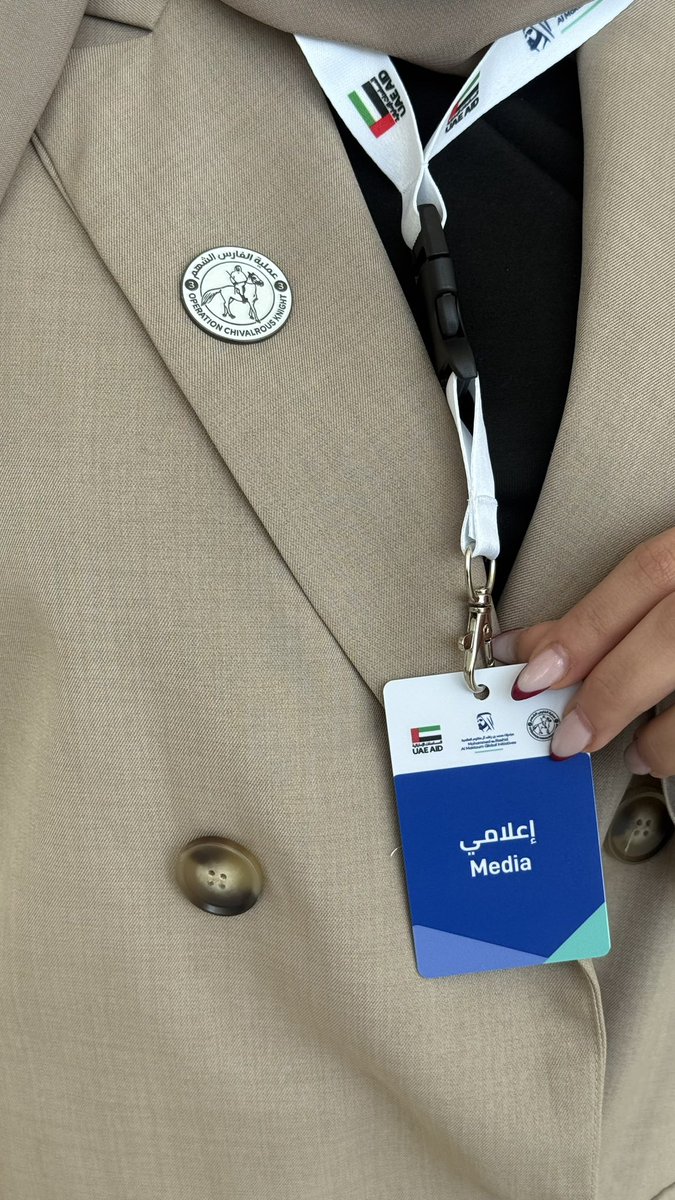 mrym_m7md's tweet photo. اليوم كنت في المكان اللي يذكّرني إن الخير في الإمارات…
مو مبادرة، ولا عمل…
هو أسلوب حياة.
وفخورة إني كنت جزء من هالمشهد الإنساني. 🤍🇦🇪
تجهيز 10 مليون وجبة لأ��لنا في غزة 🇵🇸🇦🇪🤍
#مبادرات_محمد_بن_راشد_آل_مكتوم_العالمية #الفارس_الشهم3 #تطوع #الامارات #اكسبلور #fyp #محمد_بن_راشد https://t.co/1EdxdtIasB