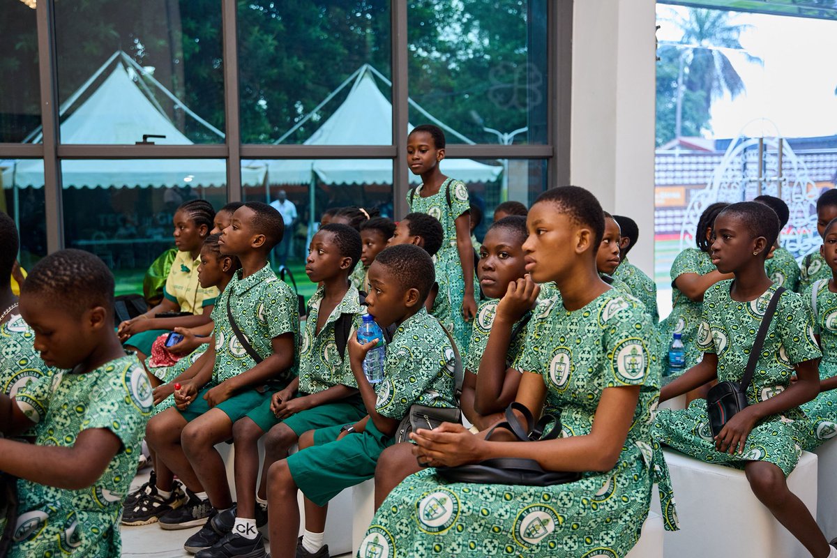 Socialite AF tweet media