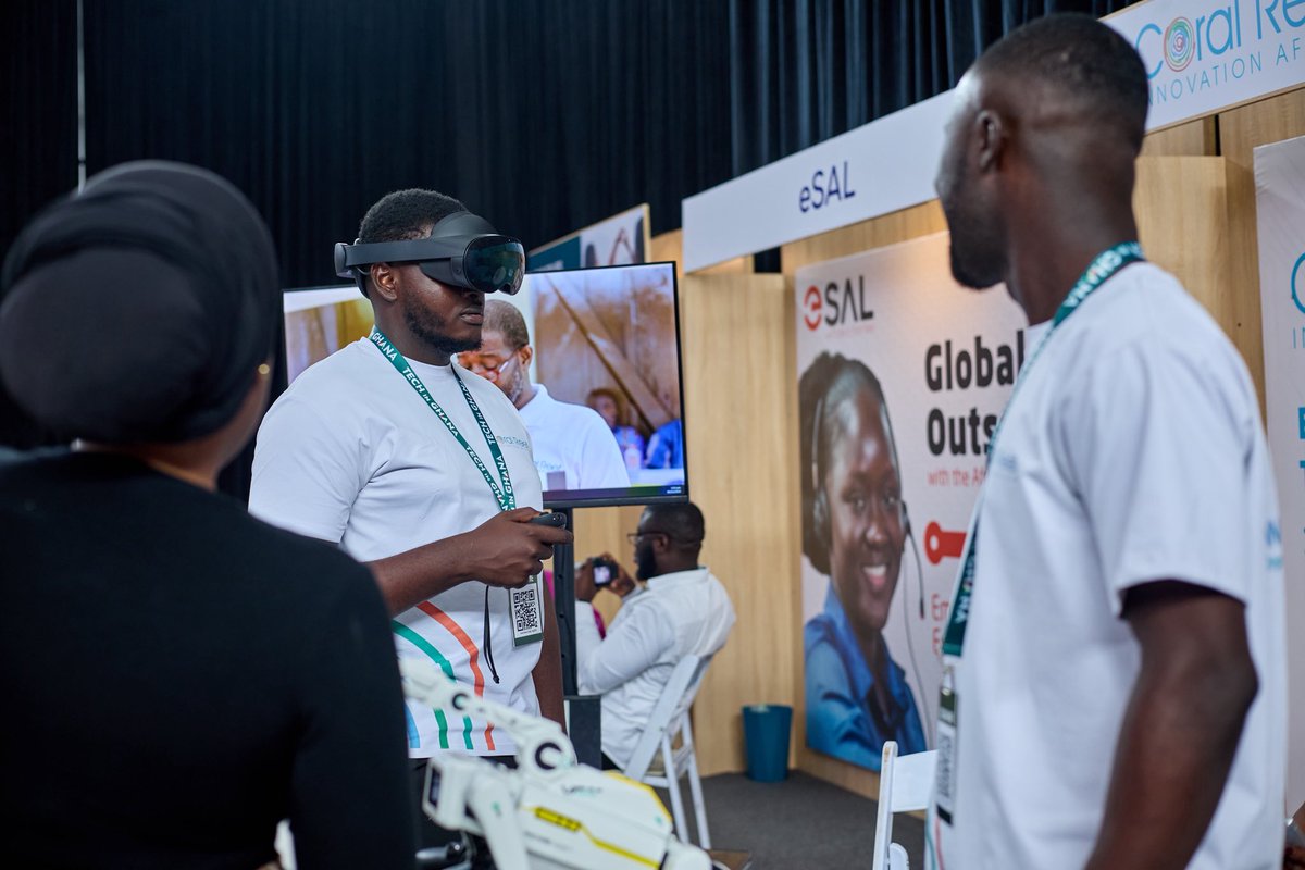 Socialite AF tweet media