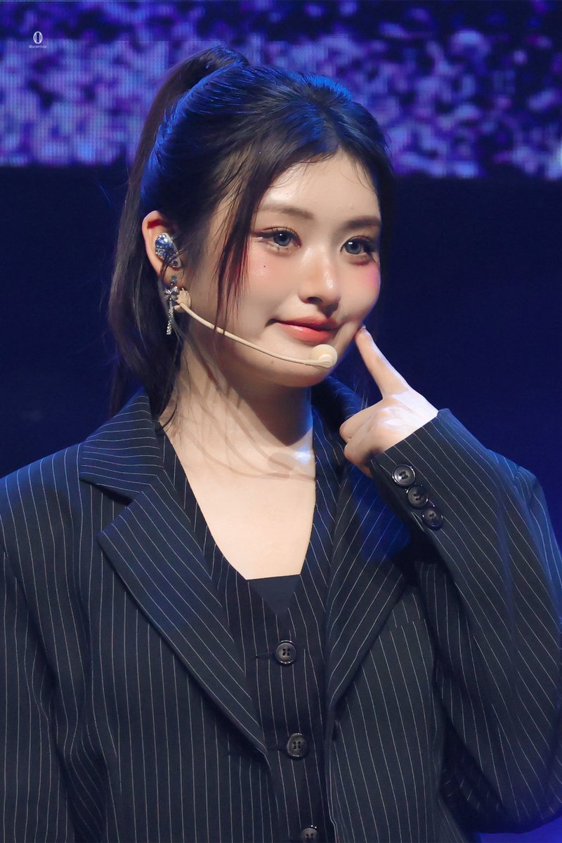 anehtzip's tweet photo. 251206 사랑해💙 #아테나 #ATHENA #피프티피프티 #FIFTYFIFTY https://t.co/6T3XNfoFlO