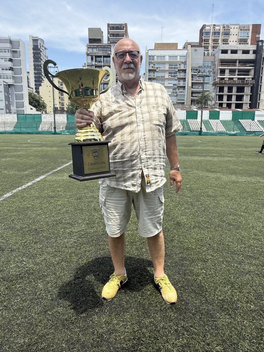DepCarrascosa's tweet photo. Otro 🏆 para Mario Serena. Mito del Deportivo Carrascosa. https://t.co/ca3UwTDSRJ