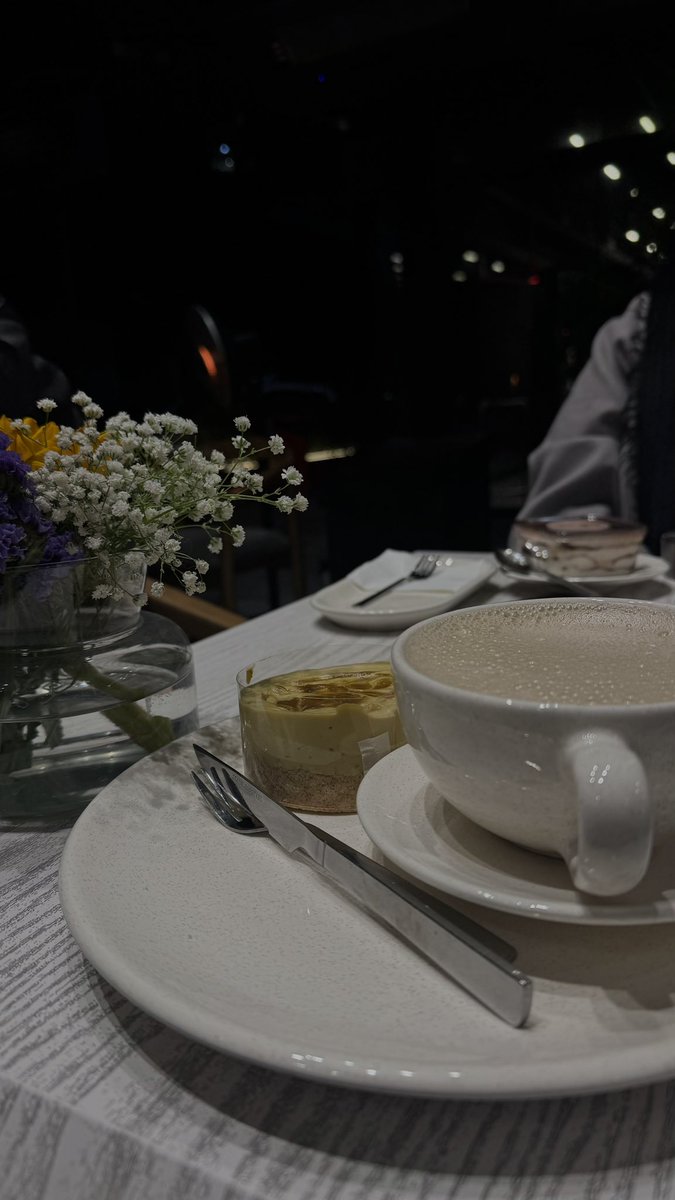 مثلا الان خوشحال‌ترم.🫶🏿