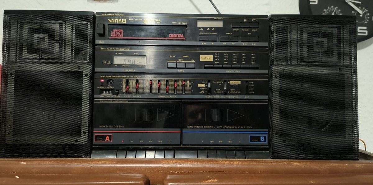 BalcerekJozef's tweet image. #Unitra na jakieś licencji. Ale wypas, bo z CD. 
#PRL jeszcze chyba