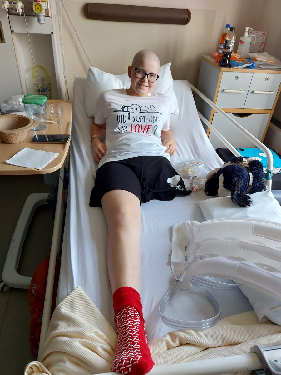 BCRT's tweet image. My name is Abbie.

When I was just 17, I was diagnosed with bone cancer in my knee. It changed my life forever — including a full leg amputation. 

No one should have to face that reality. But many people with bone cancer are.

Give the gift of hope today: ow.ly/FcWw50XzW6R