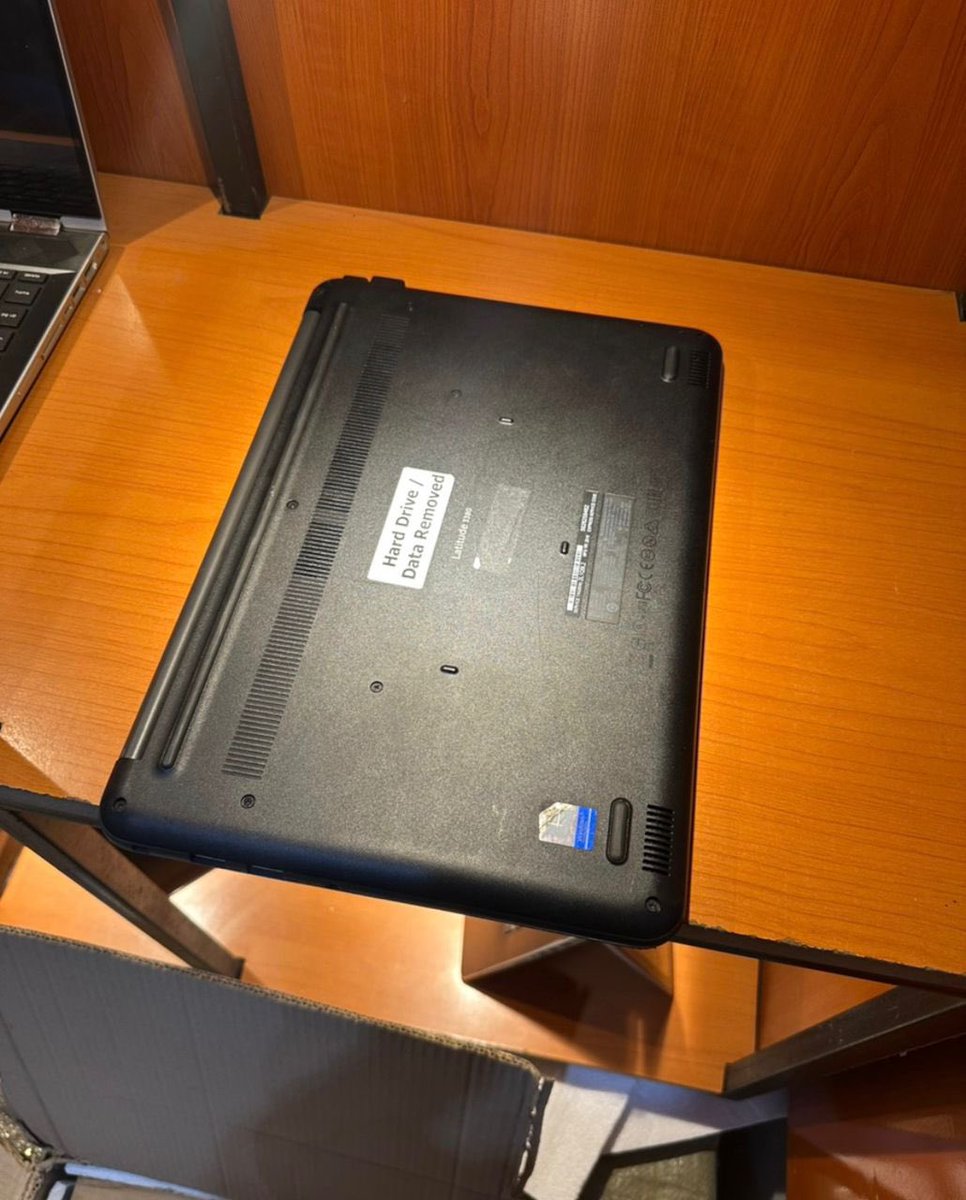 usedpointTz's tweet photo. ◻️model;DELL LATITUDE 3380

◻️processor:core i3 6th generation with processor of 2.3 to 2.5GHz✅

◻️operation system:window 10 pro 64 bit

◻️memory: 8gb ram✅
◻️storage:500gb✅

420,000/= Tu📌 https://t.co/XjzidFtV2j