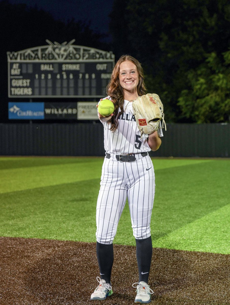 WILLARDSOFTBALL's tweet image. Our last player birthday of 2025 is the extraordinary Emily Barr! Happy happy birthday kiddo, hope you have a great day! ❤️