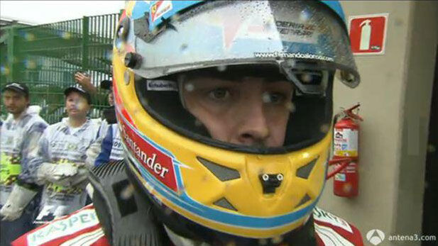 Es el mismo cámara!! 💀