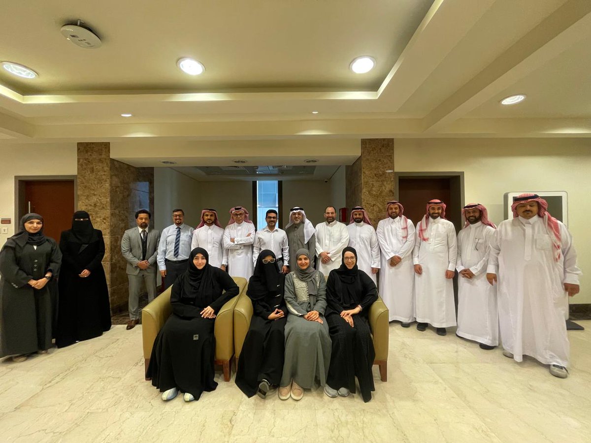 انتهينا من الأختبار النهائي للبورد السعودي للهيئة السعودية للتخصصات الصحية في #طب_التخدير ب #المنطقة_الشرقية.
تنظيم اكثر من رائع ومستوى متميز للأطباء والطبيبات الذين سيلتحقون بالخدمات الصحية كأستشاريين #تخدير في القطاعات المختلفة في وطننا الغالي واسأل الله لهم العون والتوفيق.