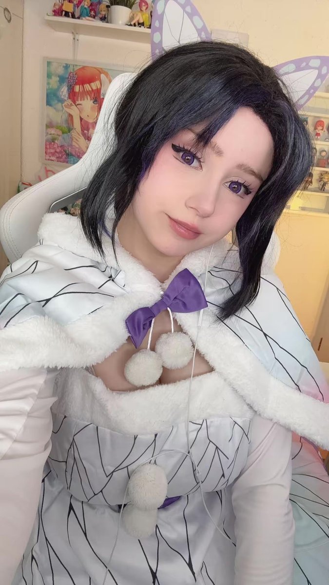 upminaa's tweet photo. HIIII!! we’re setting up and decorating the Christmas tree today 🥳 (and continuing inazuma later 😙) https://t.co/m5ldd5On2j https://t.co/AL5lLstzpj