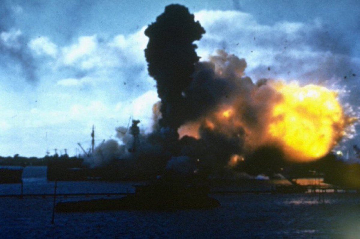 The death of our beloved ship USS Arizona and 1,177 of her crew. Remember the USS Arizona. Remember Pearl Harbor. #PearlHarbor84 0807 Hours