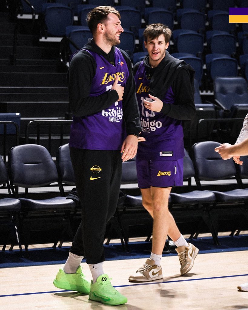 LakeShowYo tweet media