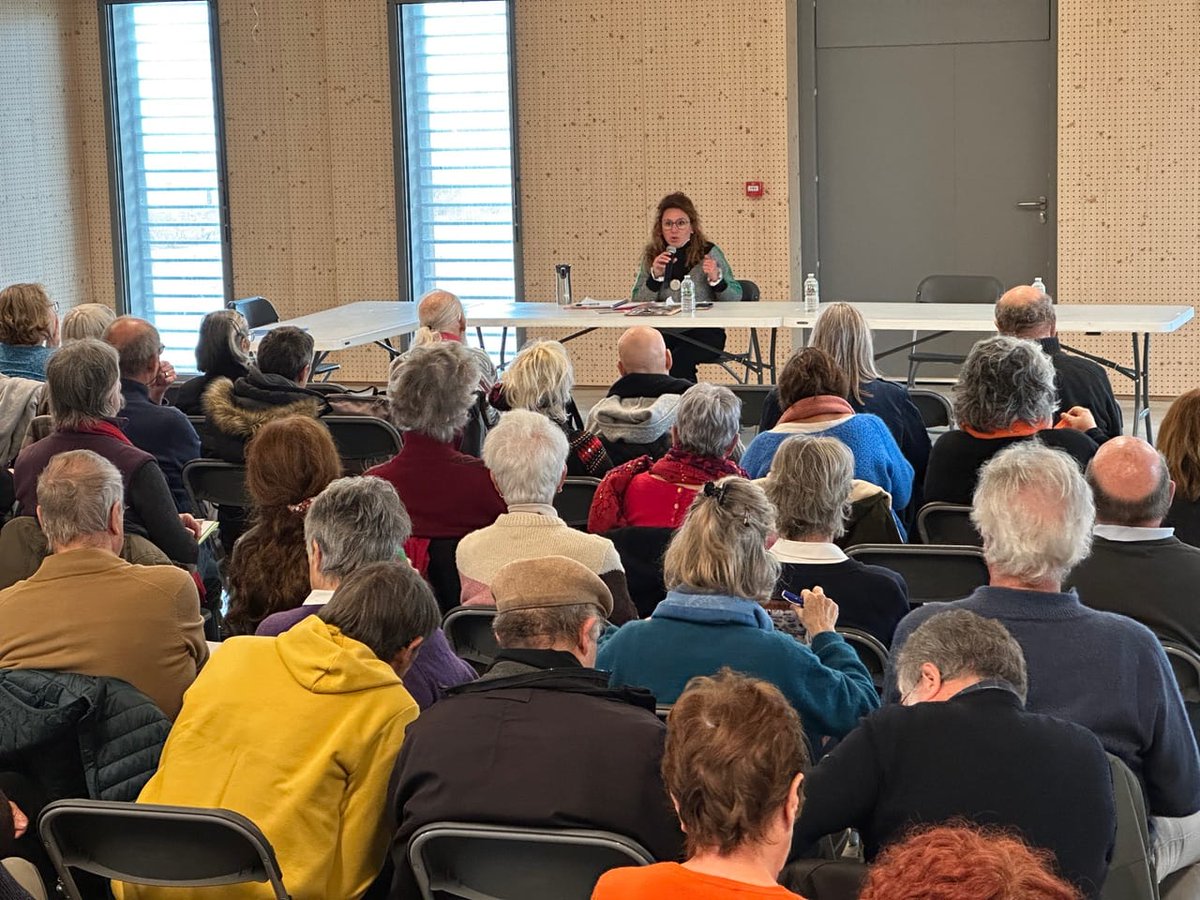 Fierté d'avoir représenté l'Observatoire Départemental de l'#ExtrêmeDroite (#ODED34) pour l'ouverture de la journée organisée par le collectif de lutte de #Sète/Bassin de Thau. J'ai présenté notre analyse de l'électorat RN en #Hérault, après un vibrant hommage à Richard Abauzit