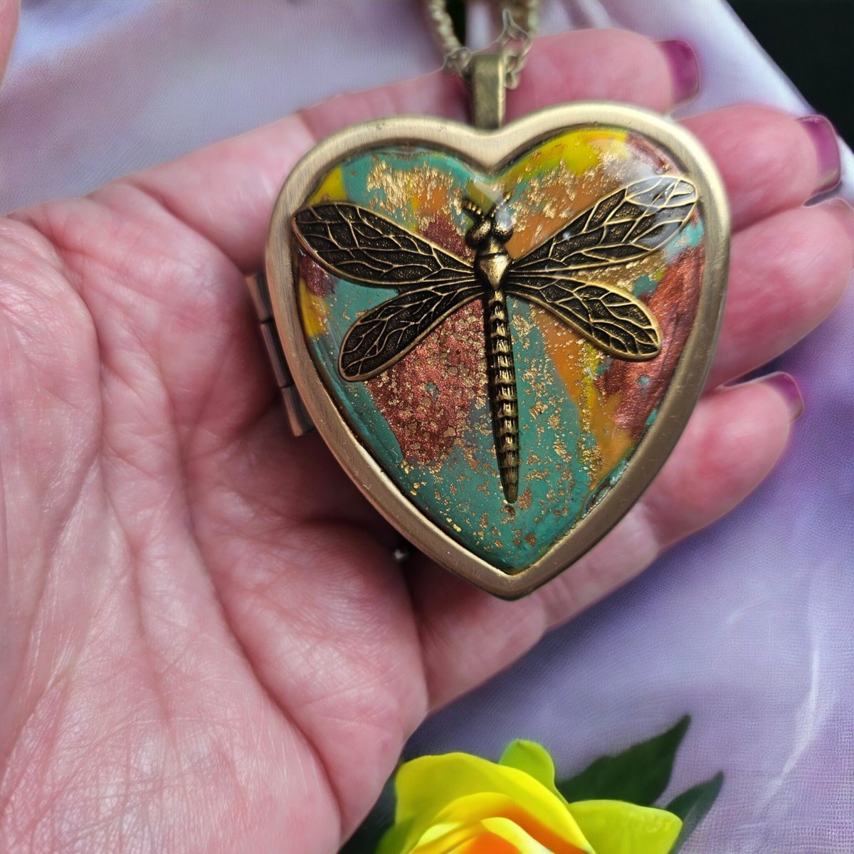 charsfavorite's tweet photo. Capture memories with the enchanting Dragonfly Music Box Locket for just $125. A perfect blend of beauty and sentiment, it’s a gift that sings cherished moments. #MusicBoxes #GiftIdeas
Shop Now https://t.co/H725UEl8aG https://t.co/xf0oBRcIvk