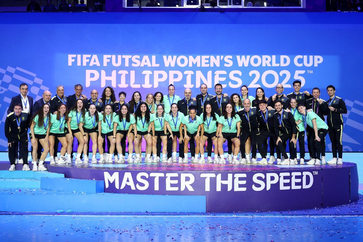 AdriPazfran's tweet image. ⚽️

🥉𝗠𝘂𝗻𝗱𝗶𝗮𝗹 𝗱𝗲 𝗙𝗶𝗹𝗶𝗽𝗶𝗻𝗮𝘀 🇵🇭

🙏 Gracias a todxs por apoyarnos desde la distancia 💪

#fwwc #futsal #spainwomenfutsal #philippines 🐯🐯🐯

🥉𝗣𝗵𝗶𝗹𝗶𝗽𝗽𝗶𝗻𝗲𝘀 𝗪𝗼𝗺𝗲𝗻'𝘀 𝗪𝗼𝗿𝗹𝗱 𝗖𝘂𝗽 🇵🇭

🙏 Thanks you all for the support 💪
