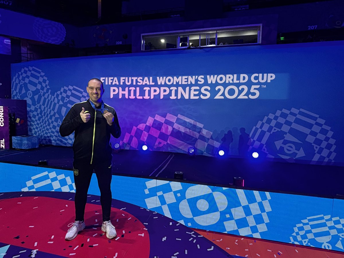 AdriPazfran's tweet image. ⚽️

🥉𝗠𝘂𝗻𝗱𝗶𝗮𝗹 𝗱𝗲 𝗙𝗶𝗹𝗶𝗽𝗶𝗻𝗮𝘀 🇵🇭

🙏 Gracias a todxs por apoyarnos desde la distancia 💪

#fwwc #futsal #spainwomenfutsal #philippines 🐯🐯🐯

🥉𝗣𝗵𝗶𝗹𝗶𝗽𝗽𝗶𝗻𝗲𝘀 𝗪𝗼𝗺𝗲𝗻'𝘀 𝗪𝗼𝗿𝗹𝗱 𝗖𝘂𝗽 🇵🇭

🙏 Thanks you all for the support 💪