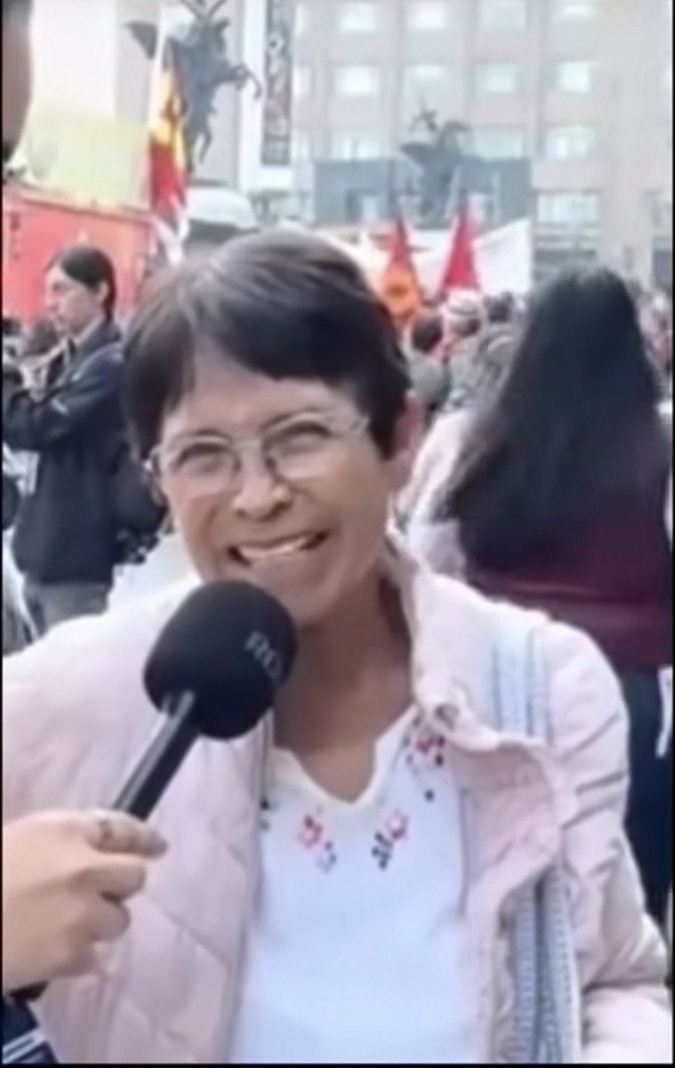 Oscarcd25's tweet photo. “Todavía ni se compra la vaca y ya se están escuchando las mamadas del becerro”
Señora random de TikTok es una poeta https://t.co/hoLUGOv7Iy