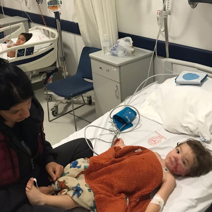 TR'de köpek                    TR'de çocuk
       olmak                                 olmak