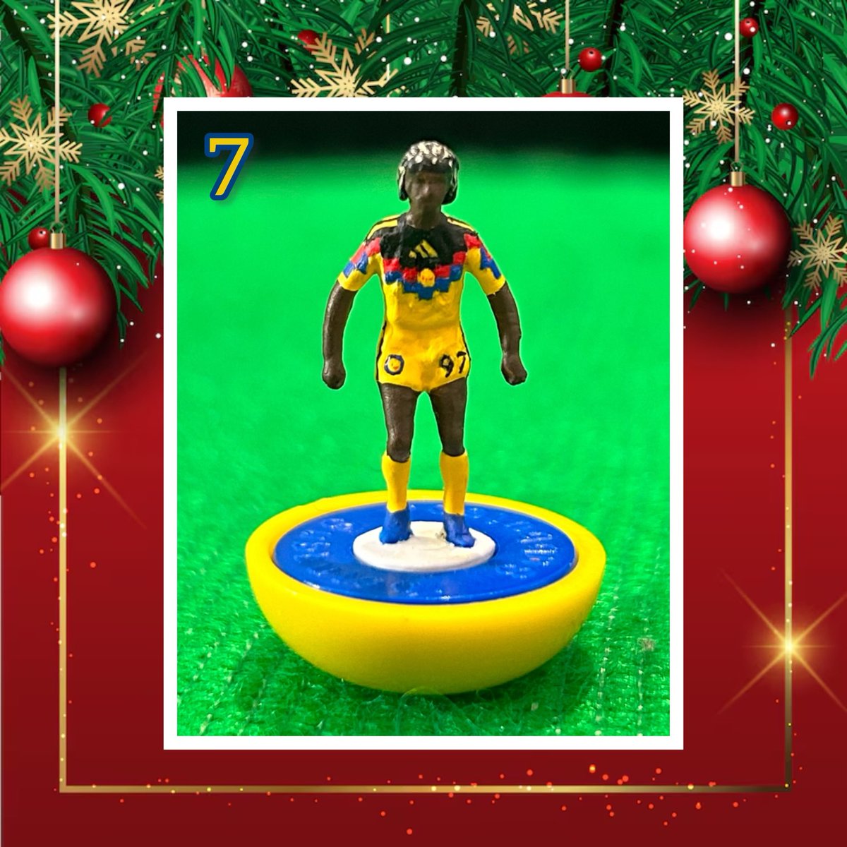 SubbuteoFC's tweet photo. 🎅 🎄 SubbuteoFC Advent Calendar - 25 highlights from 2025 🎨🖌️ 

7️⃣ Club America and Adidas reuniting and throwing it back to the 90s, as worn by Allan Saint-Maximin. https://t.co/xer7eyK4N8