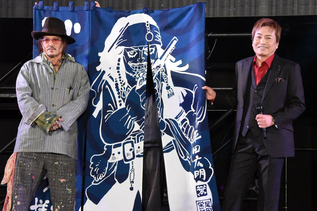 MontCorvo_Off's tweet photo. Le doubleur de Sanji, qui double également Johnny Depp, a offert une illustration de Jack Sparrow réalisée par Eiichiro Oda en disant "j'ai un ami qui fait un manga de pirate" https://t.co/xhMn3wQNkg