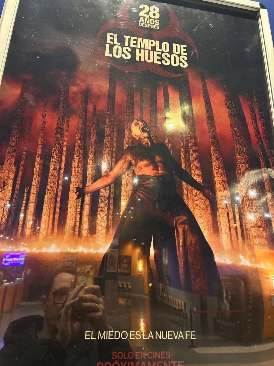 CinefagoDe's tweet photo. Harry potter y el retorno de Voldemort??? https://t.co/CSutKNzQUm