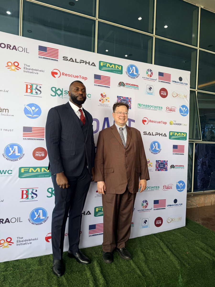 coachbims's tweet photo. Honoured to speak as a panelist at the YALI Network Abuja event, an initiative of the U.S. Department of State.

Great conversations on tech growth in the 21st century with brilliant young African minds.
Africa is rising. Our leaders must rise with it.

#YALI #Leadership #Tech #Innovation #LeadWithAbimbola