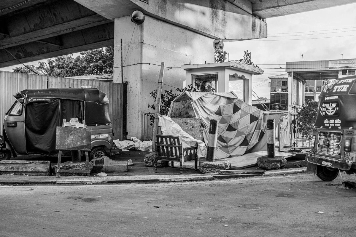 Meනகா tweet media