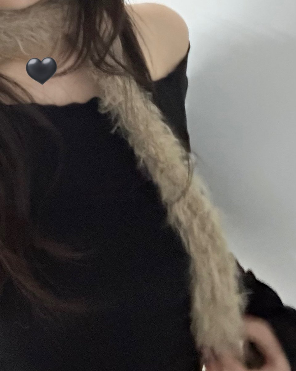 머플러 떠주는 친구 있으신분?
ㄴ전 있어요 ㅎ 💕💕
저한테샤케도사주셧어요 ..🤤🫰🏻🫂