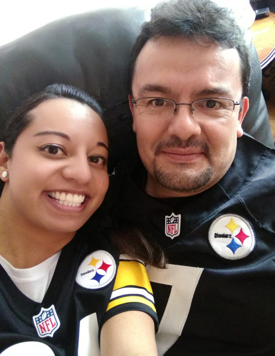 Grafcomx's tweet photo. @FOXImpactoNFL somos una pareja de acero. Saludos desde Pachuca, Hidalgo. HERE WE GO! Saludos a todos los conductores, gran transmisión. https://t.co/38qpi29Wp9