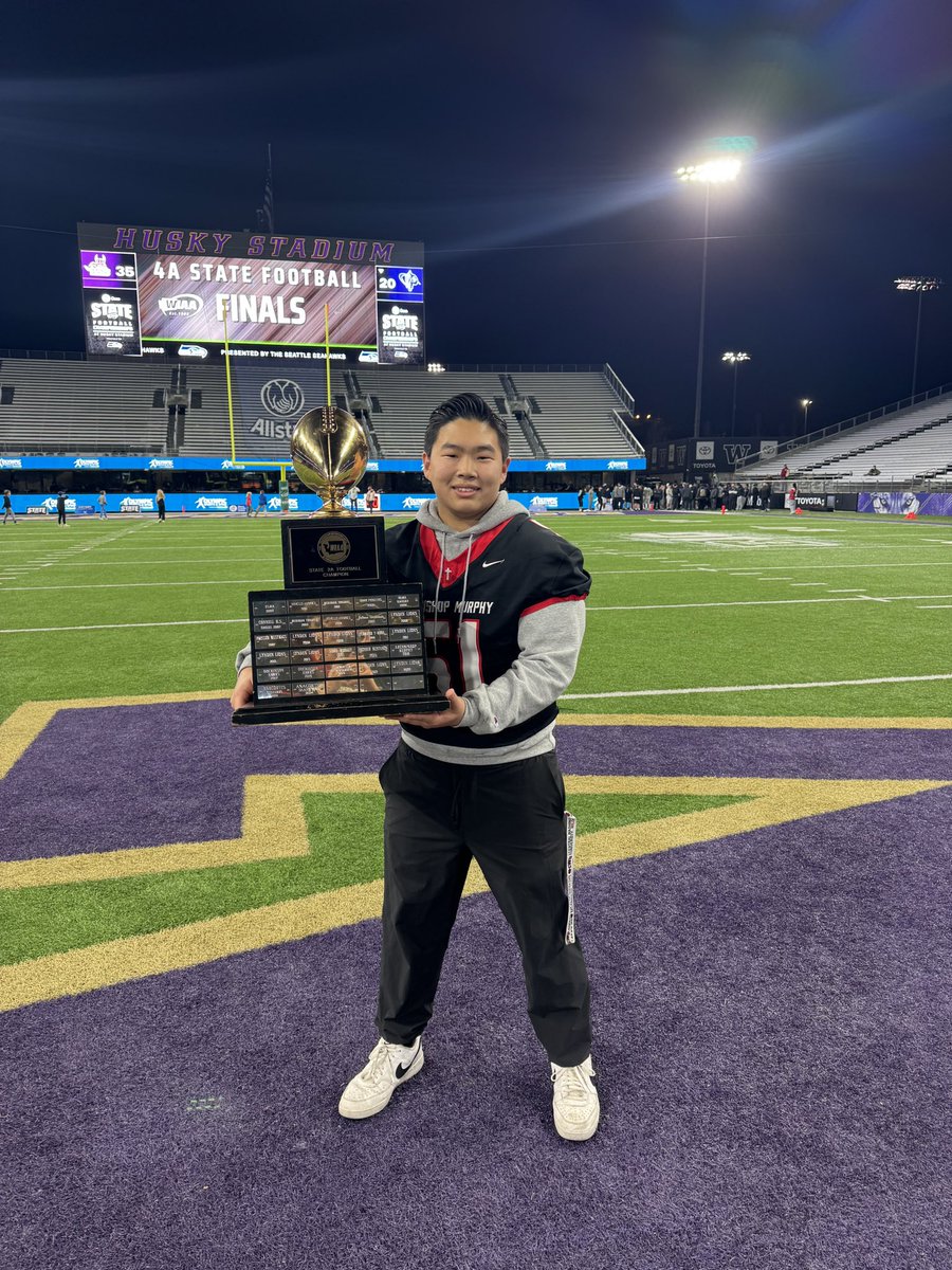 Holmes_Harbor's tweet photo. 🏈🍷 STATE CHAMPS! 🍇🏆
Huge congratulations to our future winemaker Michael Martinez + the Archbishop Murphy Wildcats—your 2025 WIAA 2A State Champions! 🎉
#StateChamps #ArchbishopMurphy #FutureWinemaker https://t.co/KjSQNMDodN