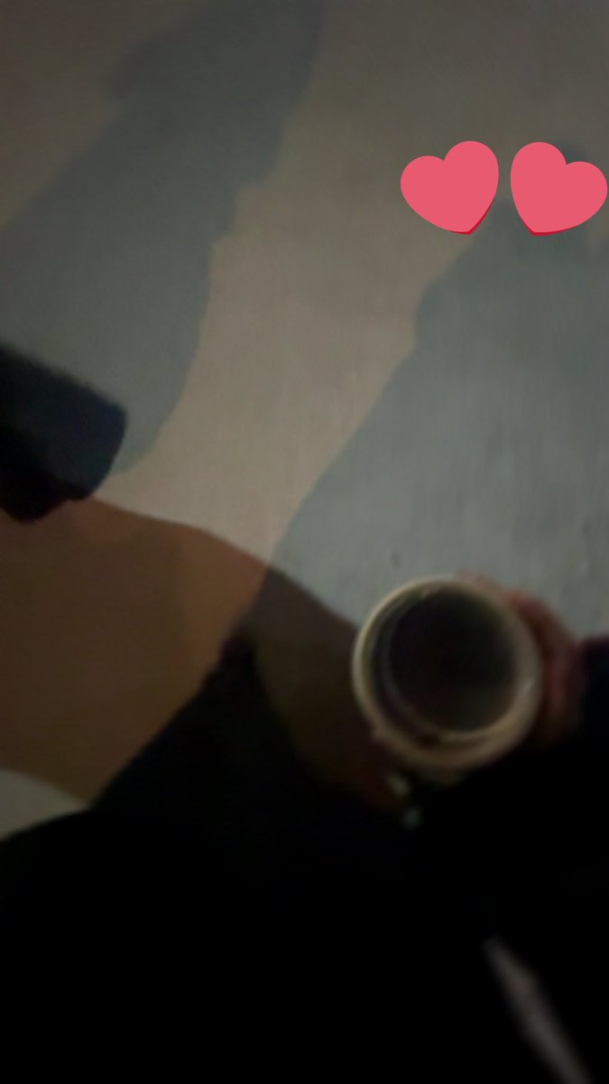 مساء الخير.. أما بعد
عموماً الانسان يمر بضغوطات نفسيه

مما يؤدي للعزله- وضيق الخاطر
وقيل على سياق ذلك

-

لا أحد يلوم القلب لا منه فضل العزله
 يرتاح في ركنه الهادي.. وزاويته