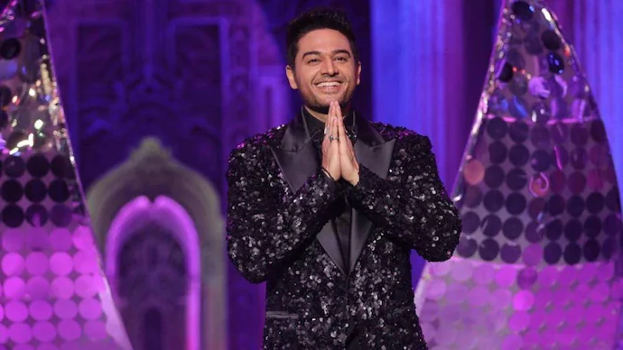 Television actor #GauravKhanna𓃵 won the 19th season of Bigg Boss, lifting the trophy and reportedly taking home Rs 50 lakh as host Salman Khan raised his hand on the Grand Finale stage. #FarrhanaBhatt𓃵  emerged as the first runner-up, while #PranitMore𓃵  finished as the second