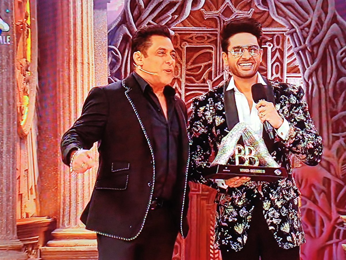 Nancy08196's tweet photo. Winner of Biggboss 19 😍🥰
Look at salman he is the most happiest today ❤️

#GauravKhanna #BiggBoss19 https://t.co/uNmGPJCPXC