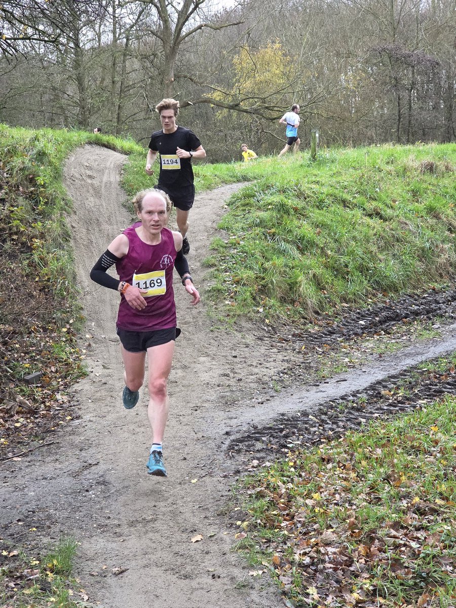 🚴‍♂️ <a href="/loopmaatjes/">Loopmaatjes</a> crossen op een mountainbikecircuit! 

Gisteren op de Uithofcross in Den Haag.

📸 AV Sparta