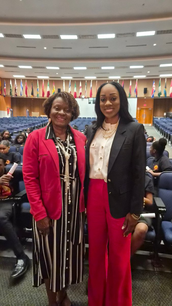 LATAVIA PINCKNEY tweet media