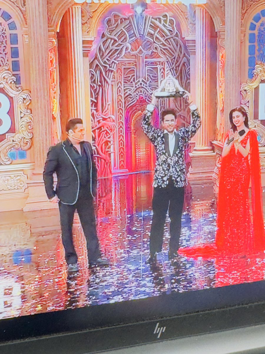 rupali_tweets's tweet photo. Congratulations my GK❤️ Burai per acchai ki jeet hue. #GK kya karega? GK trophy uthayega🎉🥳 🏆 #BB19 #GauravKhanna𓃵 #GauravKhanaa #GauravIsTheBoss https://t.co/hReIxiBgNG