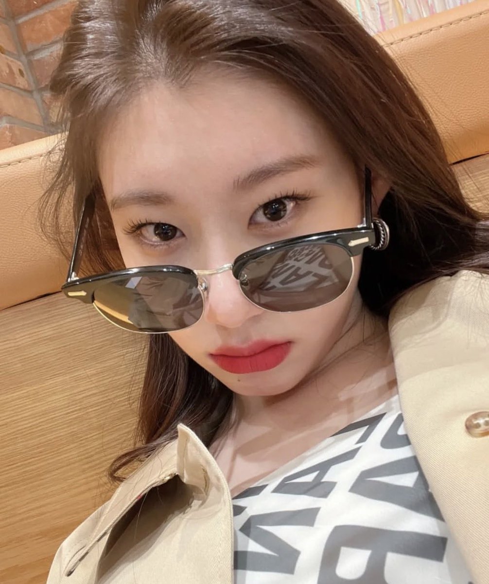 itzy archive tweet media