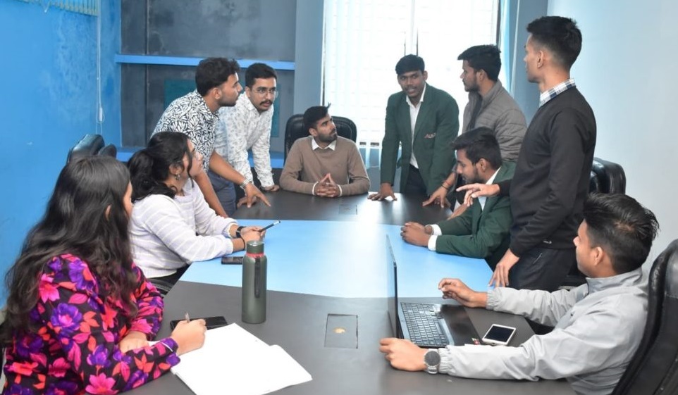mhrd_innovation's tweet photo. Preparations underway at LNCT Bhopal for #SIH2025!

The innovation spark is visible as teams prepare for the big event. https://t.co/YIMm5BUWOt