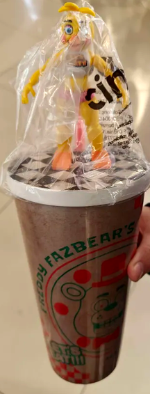 Bueno, ya mañana hablaré de esta cosa, como opinión sin spoilers... la primera me pareció mejor. No obstante, se deja ver sin problema hasta el tercio final.