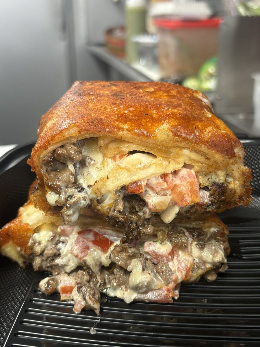 It’s beginning to look a lot like… burritos. 🎄🌯
See you tonight <a href="/brentwoodbc/">Brentwood Baptist Church</a> for A Brentwood Christmas ~ 5pm - 7:30pm 

📍: 7777 Concord Rd, Brentwood, TN 37027
Order dinner and have it READY📲: streetfoodfinder.com/order/309125