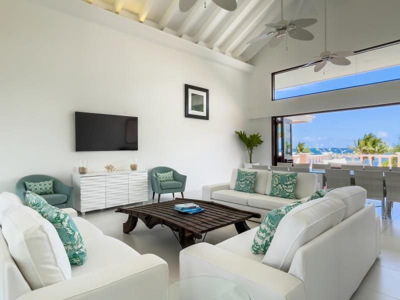 🌴 CHRISTMAS IN ANGUILLA! 

Discover Villa Indigo, a serene garden haven in Little Harbour with oceanfront views, private beach access, and lush landscaped gardens. Perfect for family and friends, this 10-bedroom villa accommodates up to 20 guests 

📞 Book now 

#AnguillaVillas