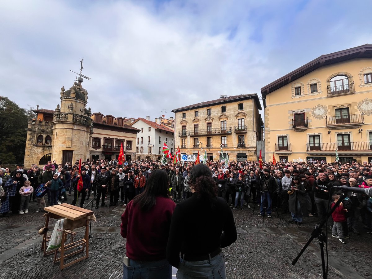 Euskal Herrian Euskaraz tweet media