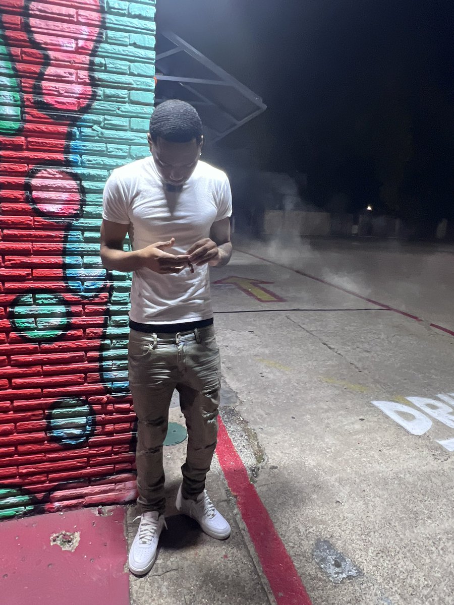 Justpoppaa's tweet photo. I HATE I MET YOU https://t.co/JYN5LPlYda