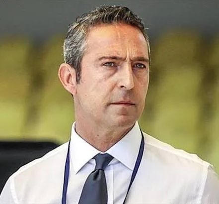 Fenerbahçe tarihin yüz karası ! 

Seni asla ama asla affetmeyeceğim ! 

Bitirdin bu camianın genlerini öldürdün !