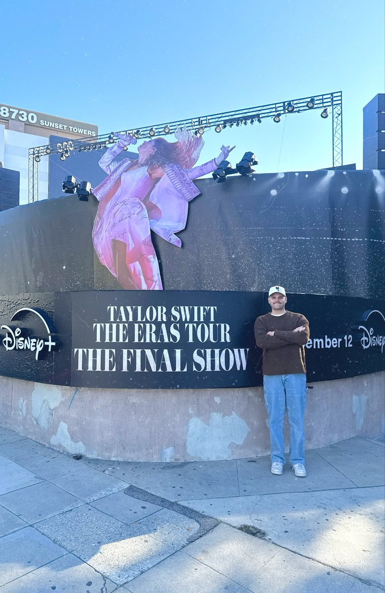only for taylor swift would i ever drive over an hour to see an eras tour pop up